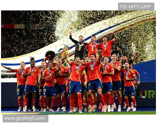 足球明星璀璨星空汇聚海报展现球场传奇与荣耀瞬间